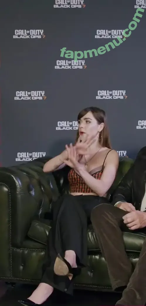 Kiernan Shipka nude photo #3445 (AdventuresSabrina / kiernanshipka)