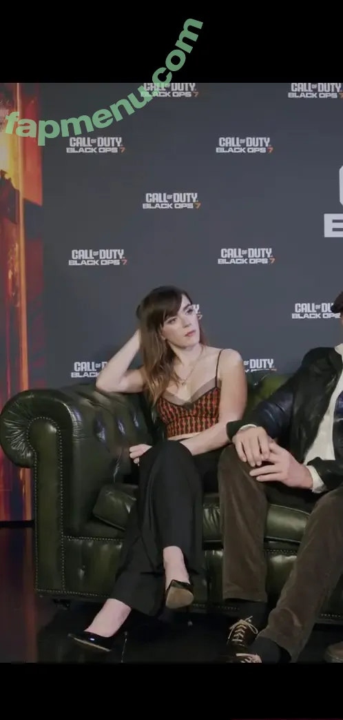 Kiernan Shipka nude photo #3466 (AdventuresSabrina / kiernanshipka)