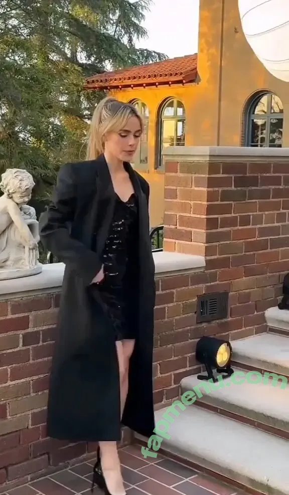 Kiernan Shipka nude photo #3473 (AdventuresSabrina / kiernanshipka)