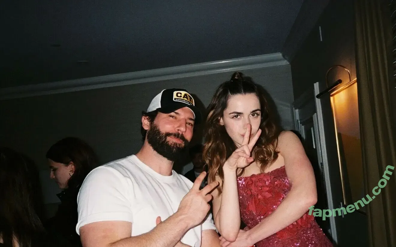 Kiernan Shipka nude photo #3554 (kiernanshipka)