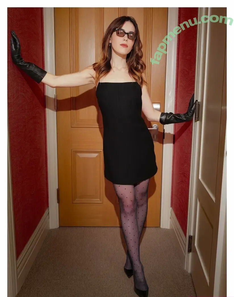 Kiernan Shipka nude photo #3557 (kiernanshipka)