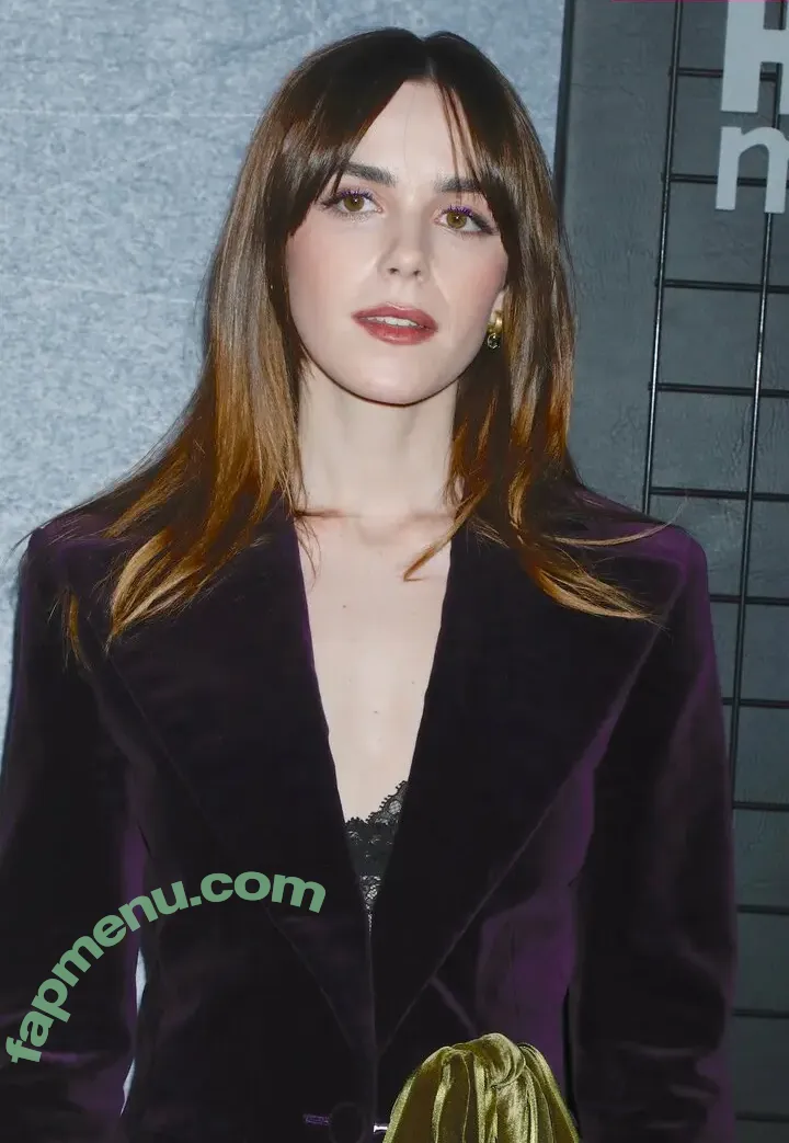 Kiernan Shipka nude photo #3575 (kiernanshipka)