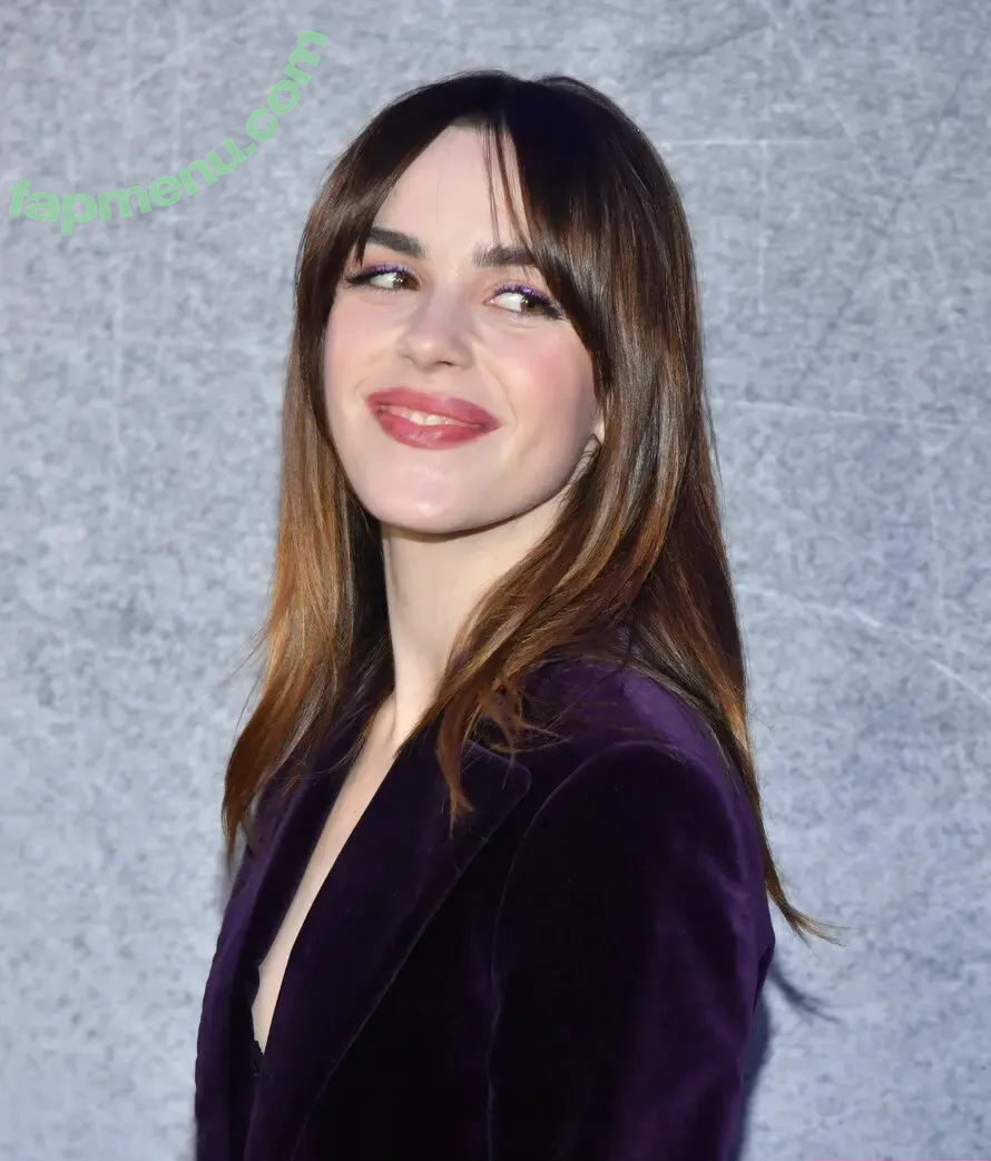 Kiernan Shipka nude photo #3580 (kiernanshipka)