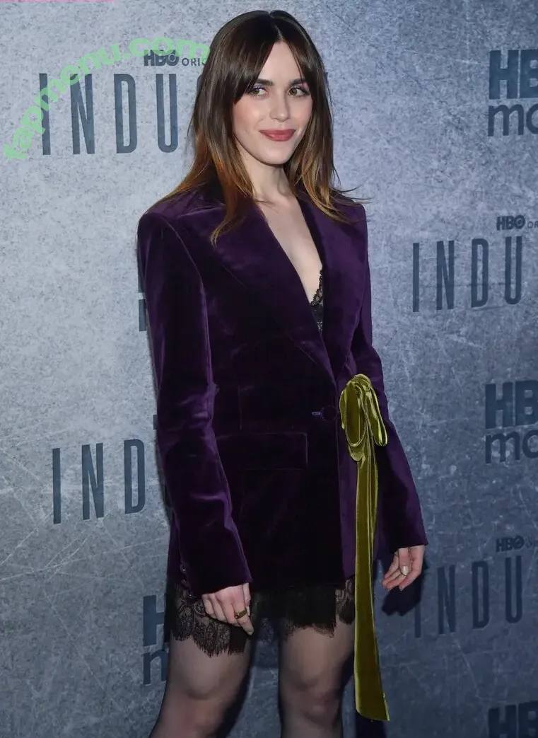 Kiernan Shipka nude photo #3582 (kiernanshipka)