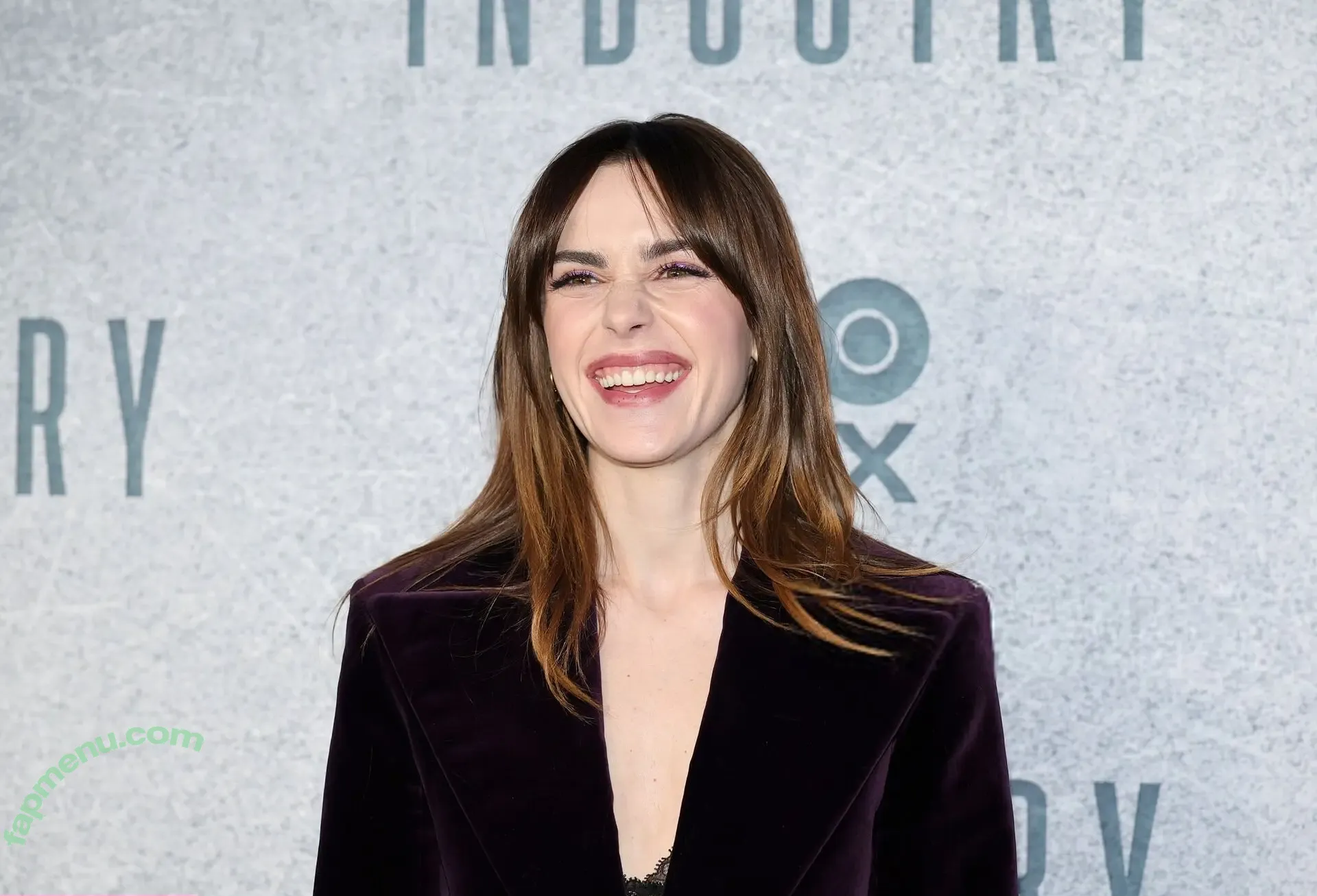 Kiernan Shipka nude photo #3589 (kiernanshipka)