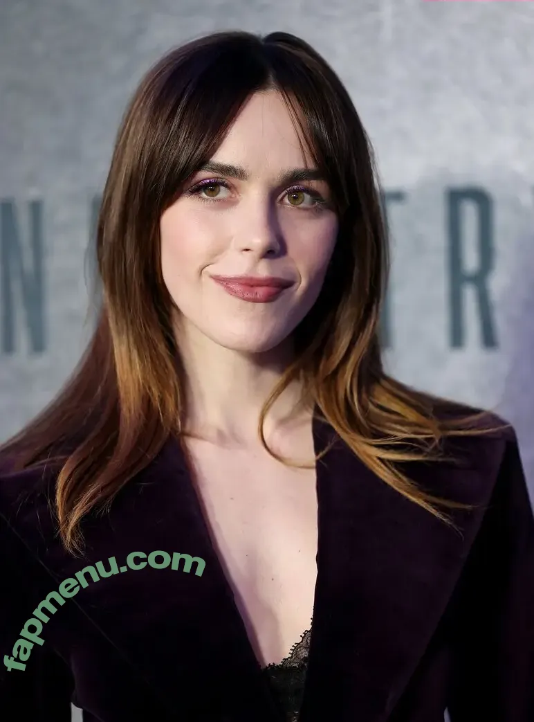 Kiernan Shipka nude photo #3590 (kiernanshipka)