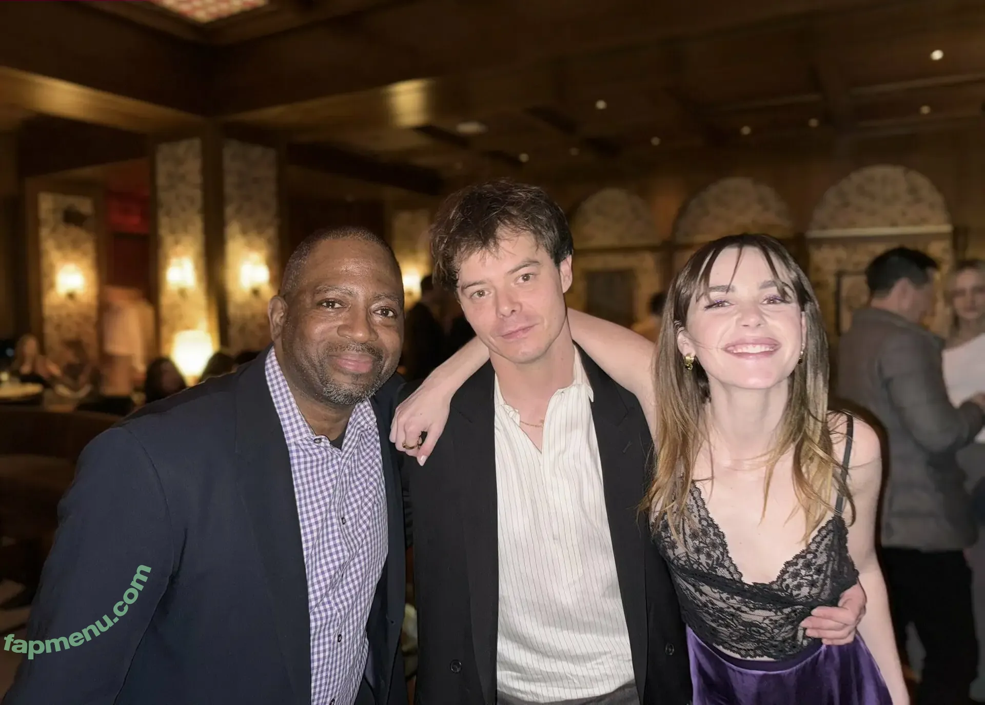 Kiernan Shipka nude photo #3607 (kiernanshipka)