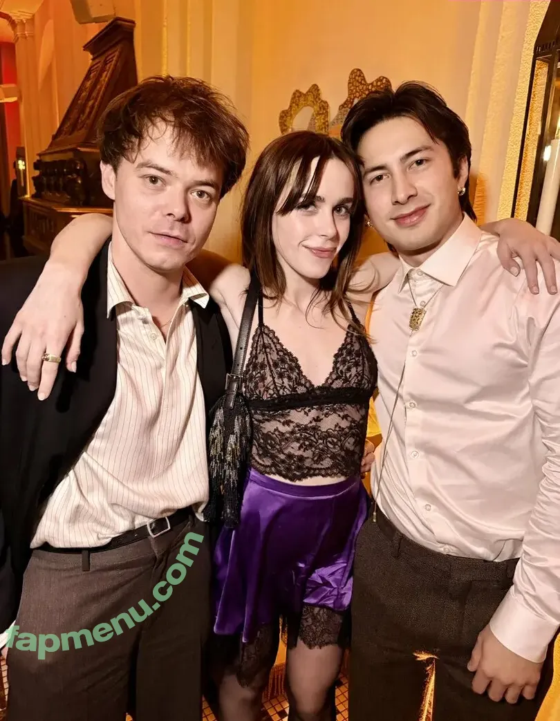 Kiernan Shipka nude photo #3608 (kiernanshipka)