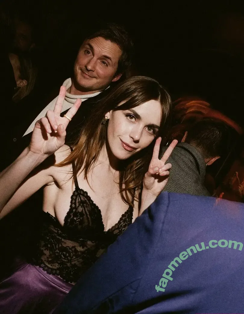 Kiernan Shipka nude photo #3611 (kiernanshipka)