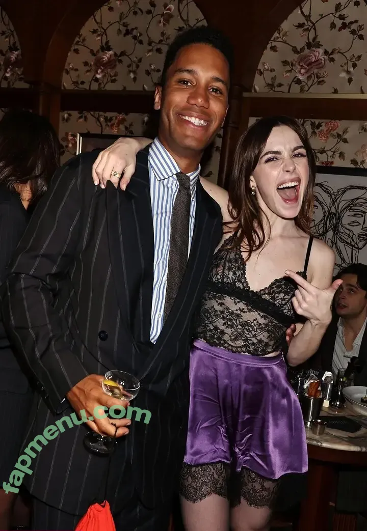 Kiernan Shipka nude photo #3614 (kiernanshipka)