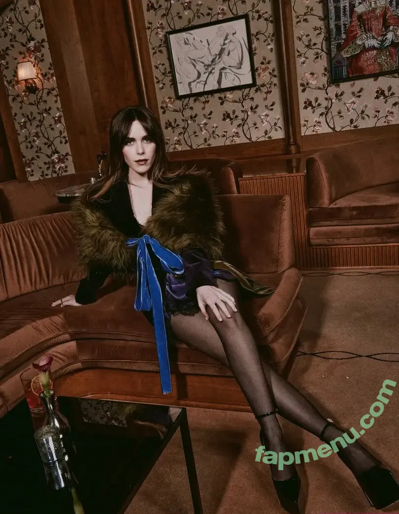 Kiernan Shipka nude photo #3620 (kiernanshipka)