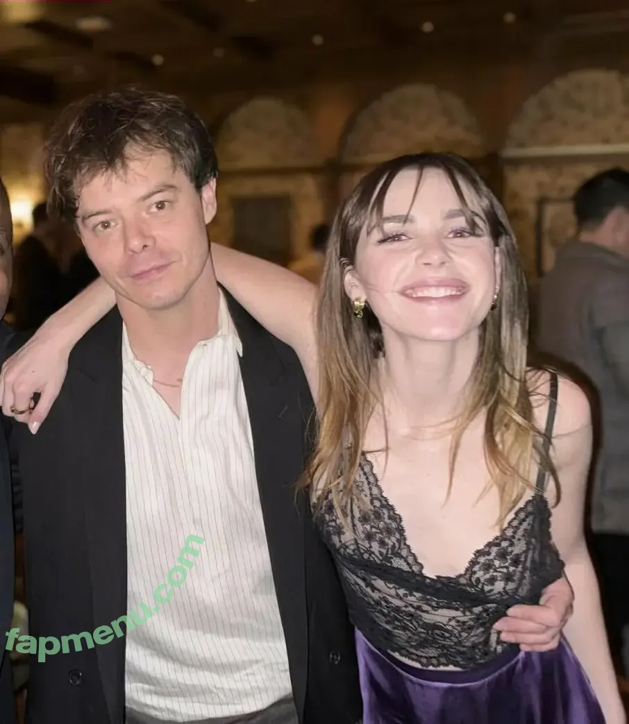 Kiernan Shipka nude photo #3626 (kiernanshipka)