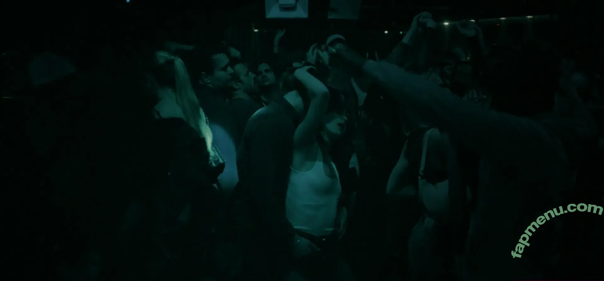 Kiernan Shipka nude photo #3633 (kiernanshipka)