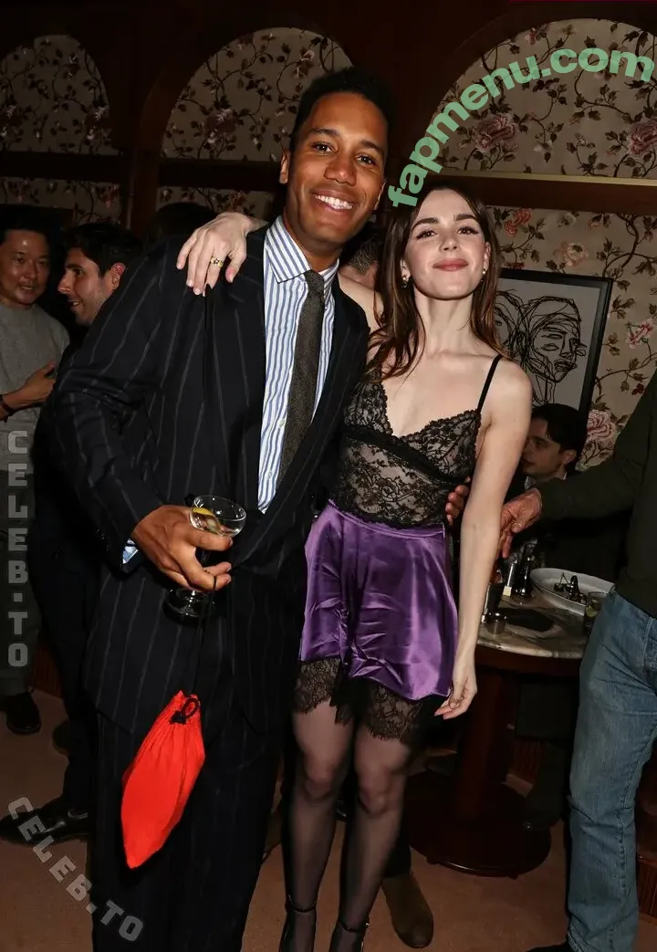 Kiernan Shipka nude photo #3645 (kiernanshipka)