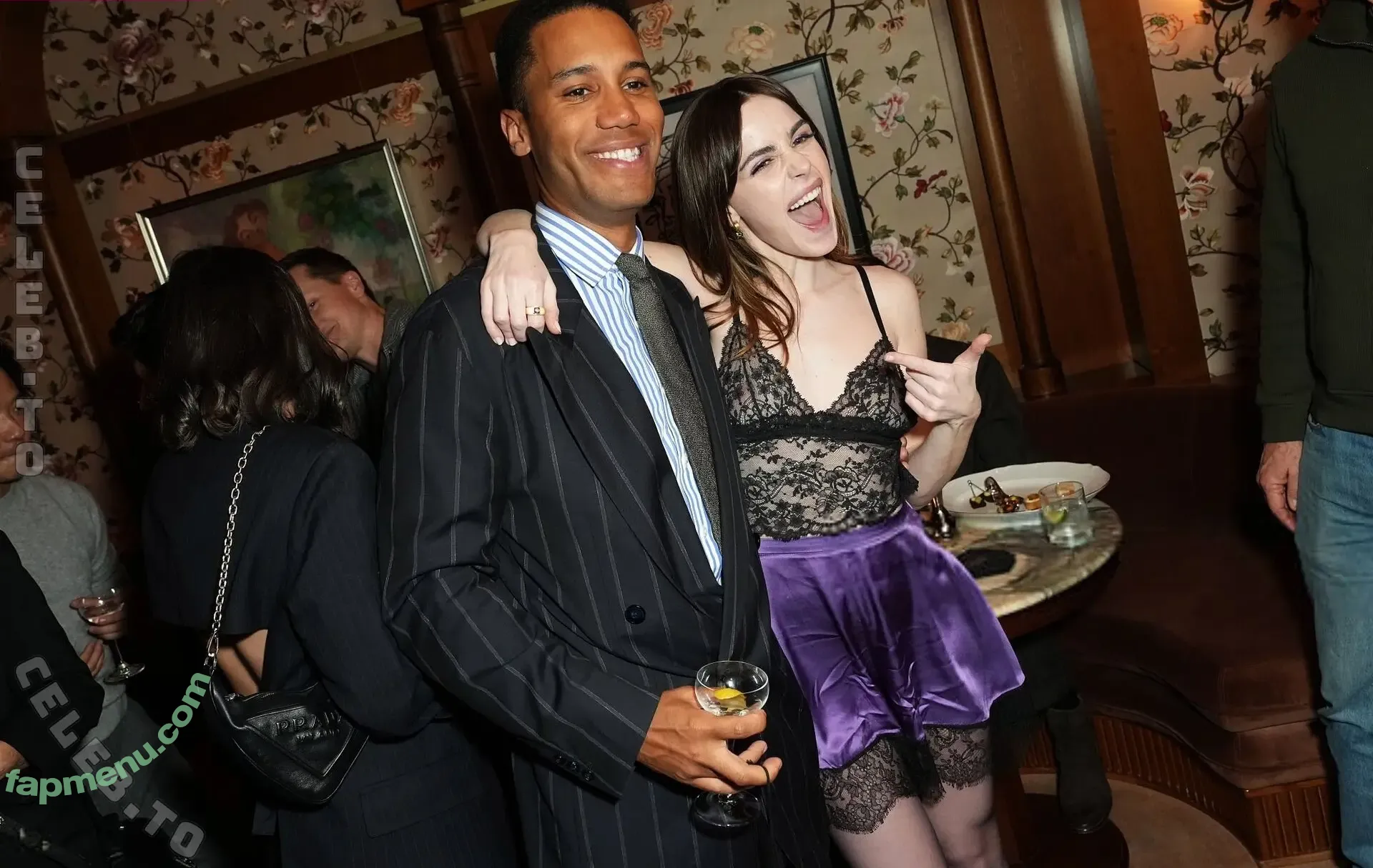 Kiernan Shipka nude photo #3647 (kiernanshipka)