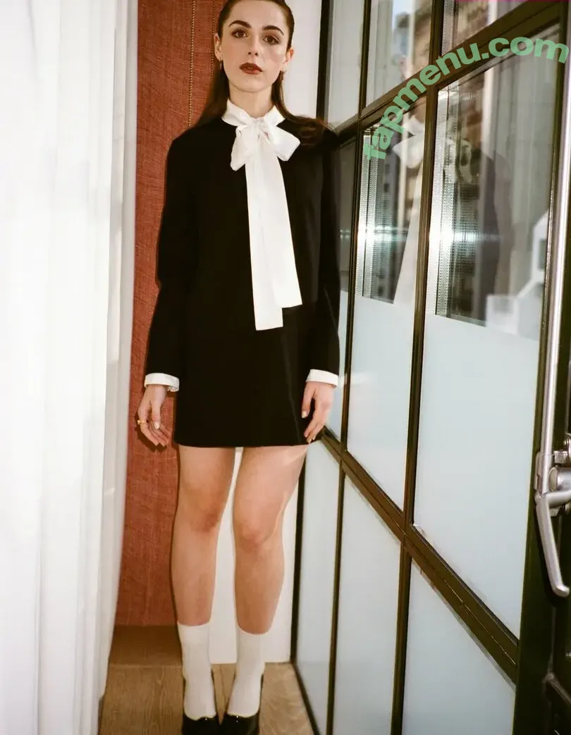 Kiernan Shipka nude photo #3655 (kiernanshipka)