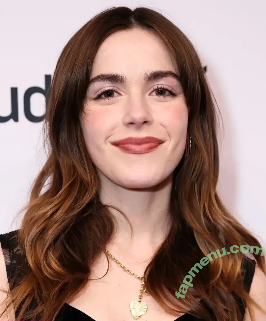 Kiernan Shipka nude photo #3670 (kiernanshipka)