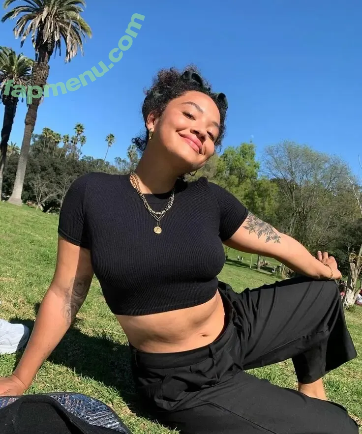 Kiersey Clemons nude photo #0009 (kiersey)