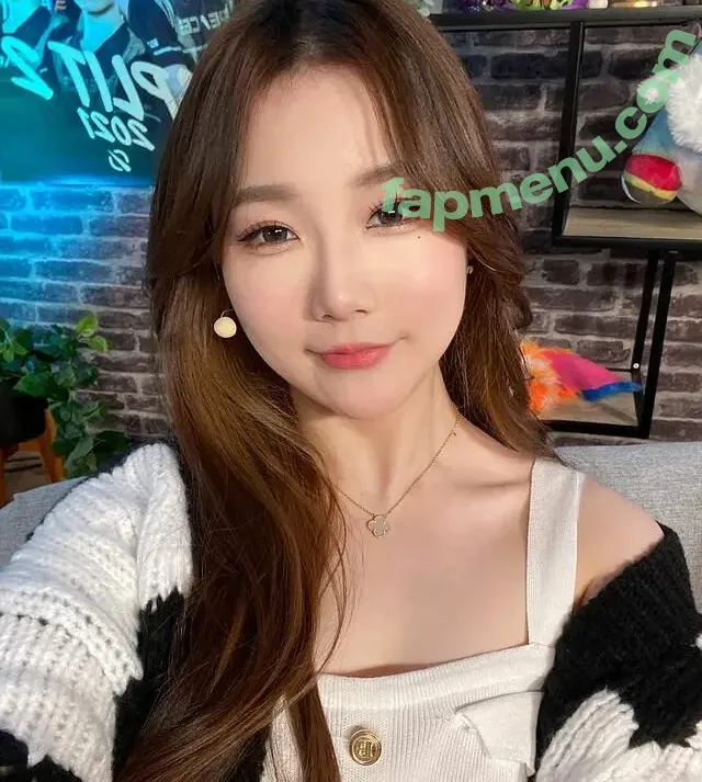 Kiittwy nude photo #0004 (Athena)