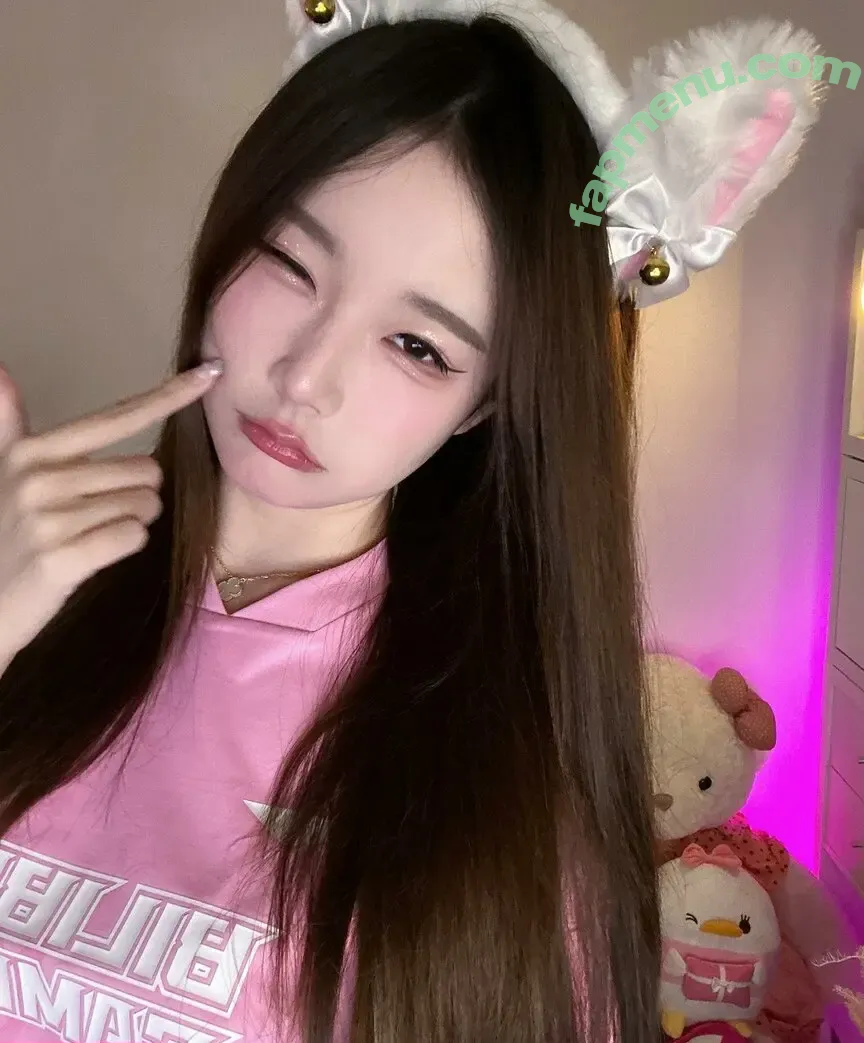 Kiittwy nude photo #0054 (Athena)