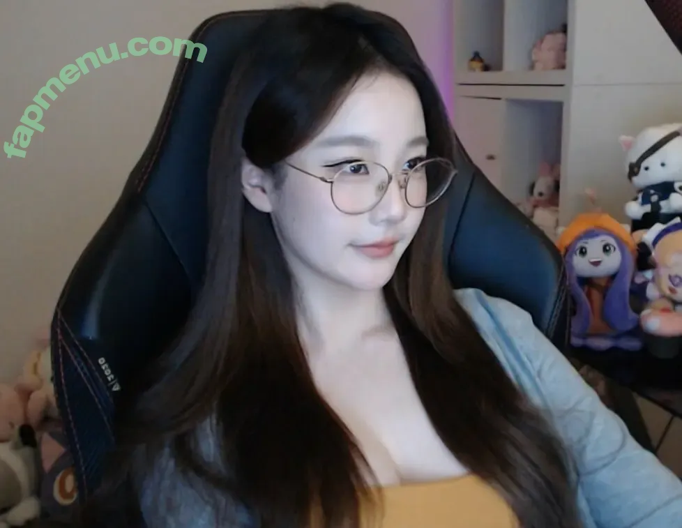 Kiittwy nude photo #0062 (Athena)