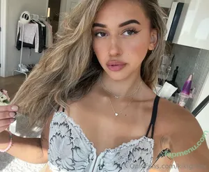Kikigreyx / kikianjulii / sophiekaine nude photo #0018