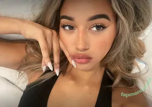 Kikigreyx / kikianjulii / sophiekaine nude photo #0029