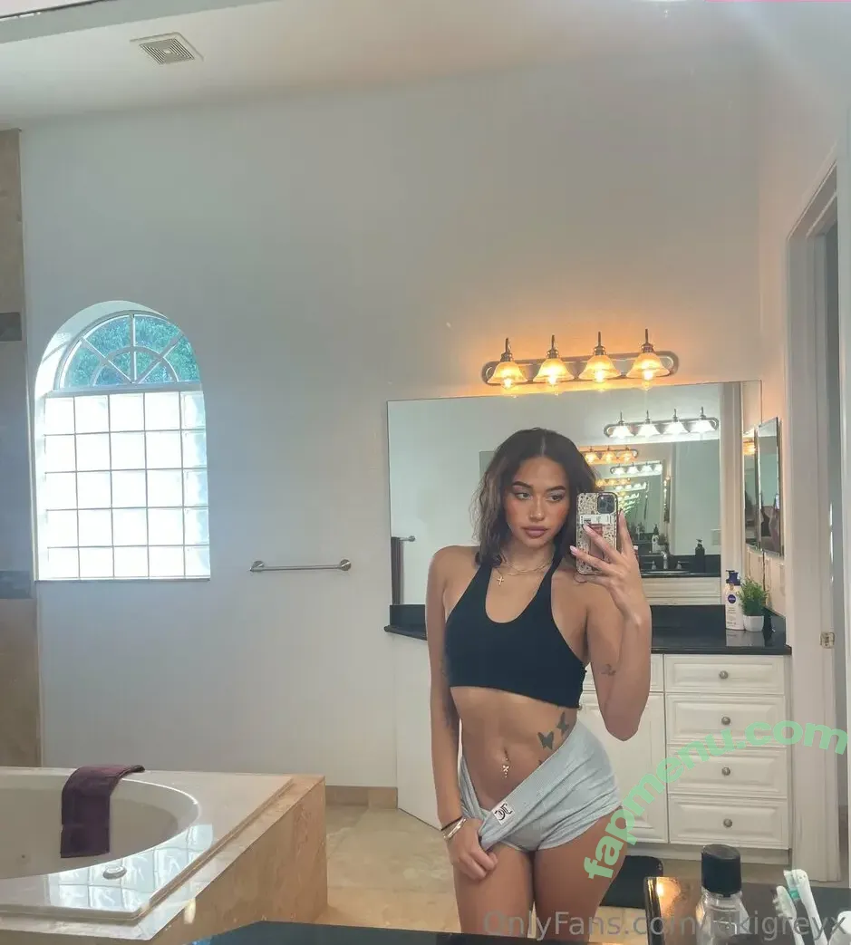 Kikigreyx nude photo #0020 (kikianjulii / sophiekaine)