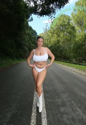 Kikiiscrying / kikiii.isabella nude photo #0007