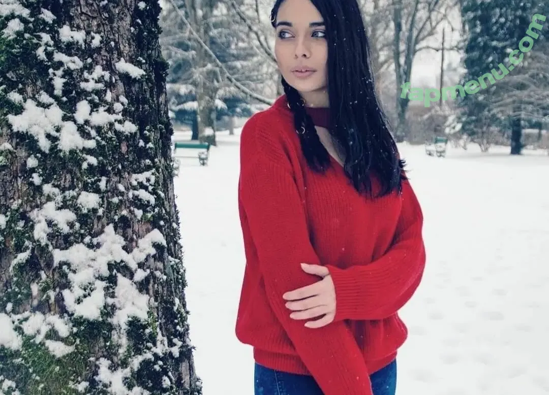 Kilira Cooper nude photo #0004 (Kilira Cooper)