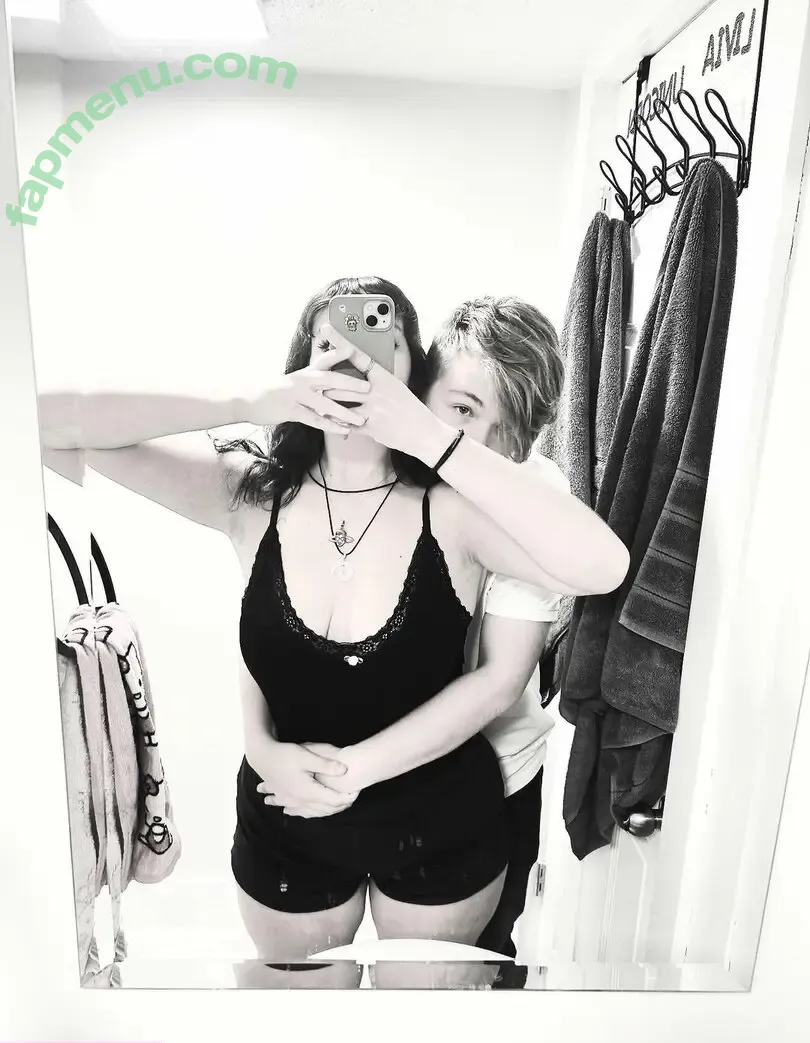 kill1i11ie nude photo #0004 (kill1i11ie)