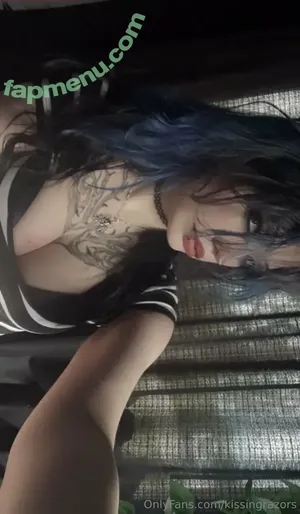 Killkels / kill.kels / kissingrazors nude photo #0012