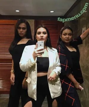 Kim Cahill / kimcahill19 nude photo #0080