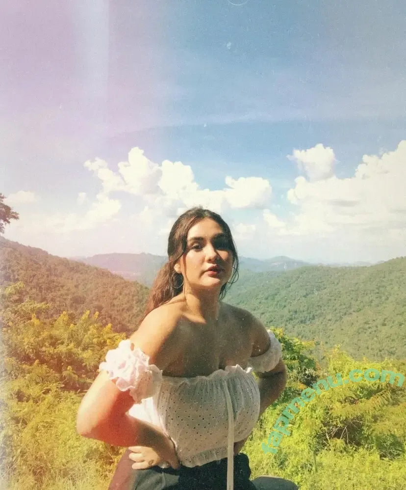 Kim Cahill nude photo #0083 (kimcahill19)