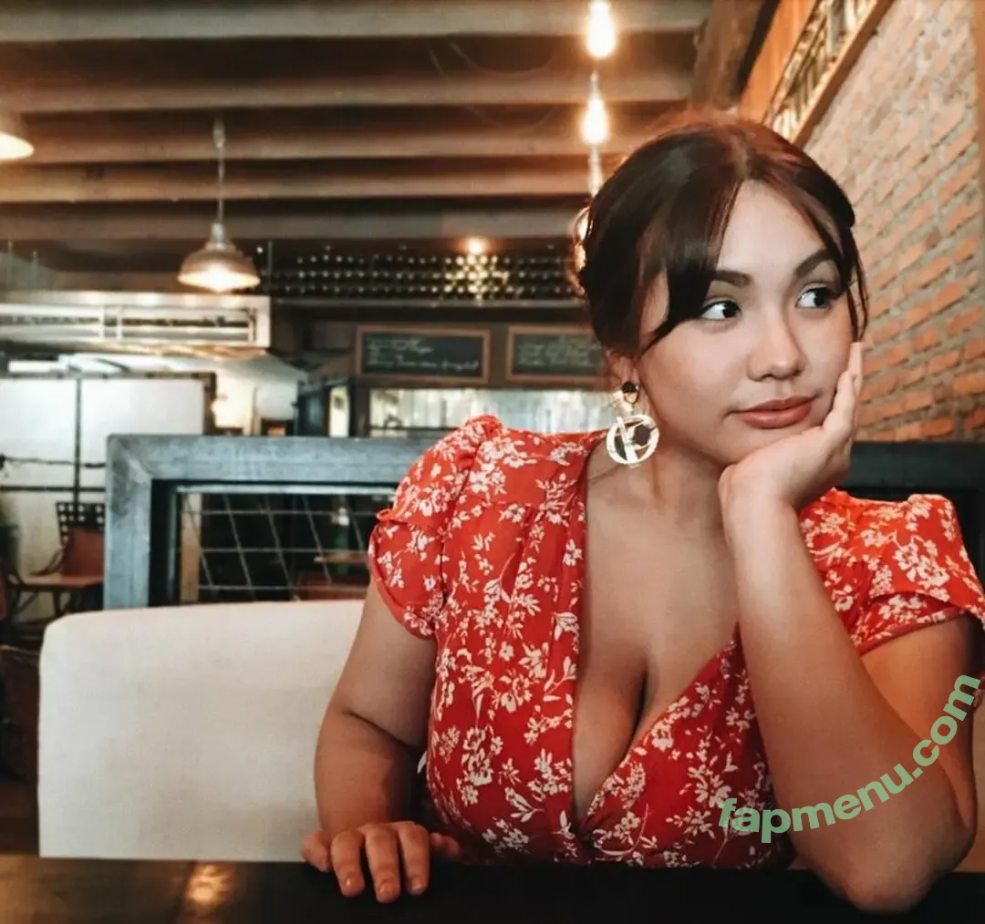 Kim Cahill nude photo #0100 (kimcahill19)