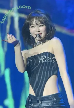 Kim Chaewon / _chaechae_1 / 김채원 Le Sserafim nude photo #0084