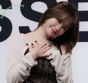 Kim Chaewon / _chaechae_1 / 김채원 Le Sserafim nude photo #0192
