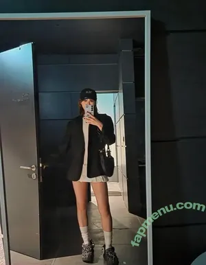 Kim Chaewon / _chaechae_1 / 김채원 Le Sserafim nude photo #0273