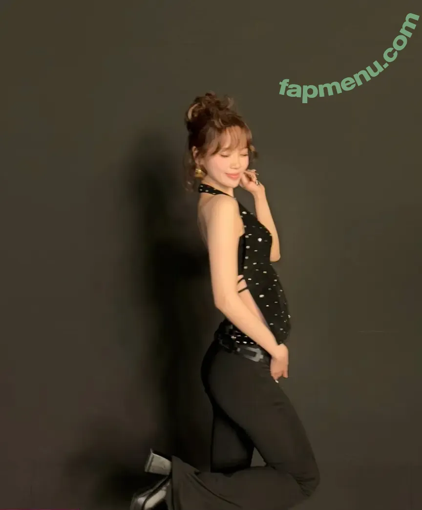 Kim Chaewon nude photo #0061 (_chaechae_1 / 김채원 Le Sserafim)