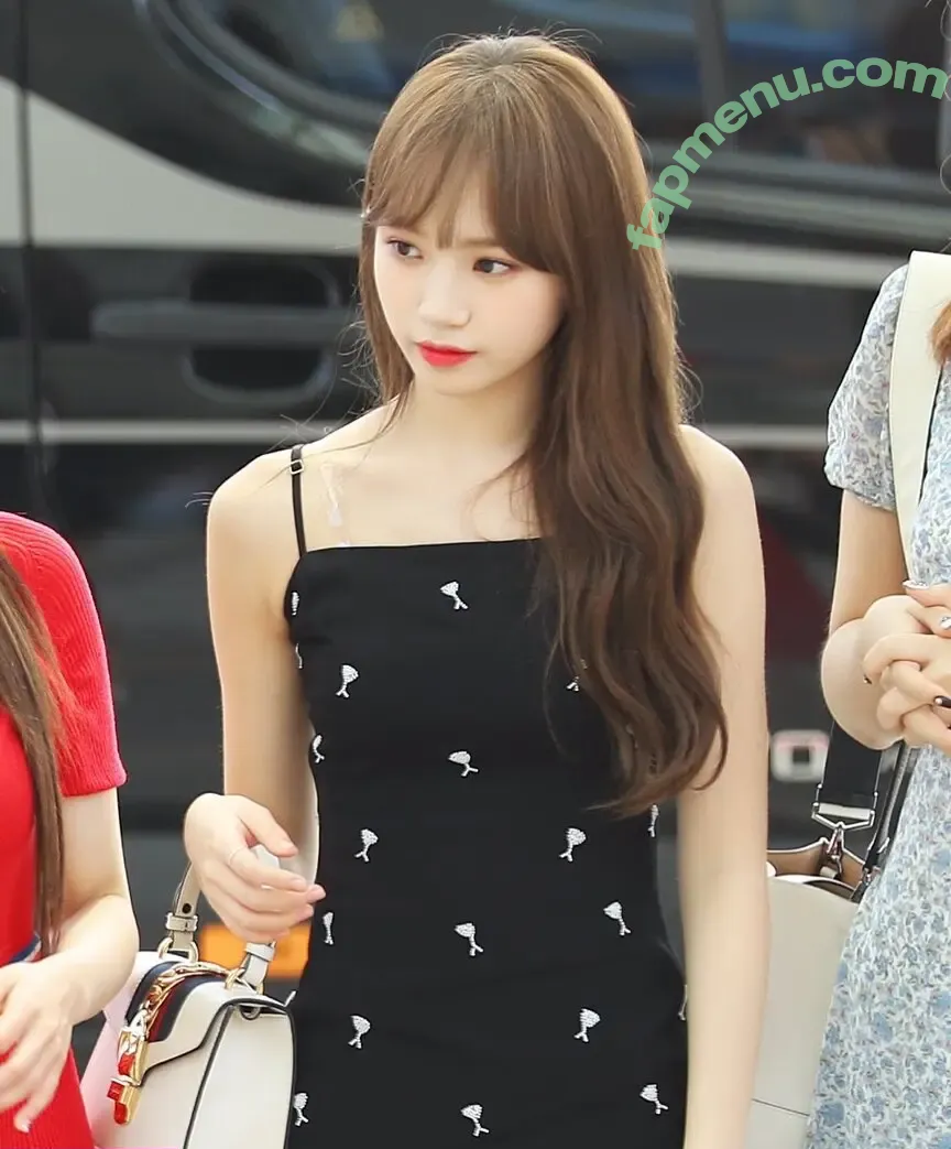 Kim Chaewon nude photo #0072 (_chaechae_1 / 김채원 Le Sserafim)
