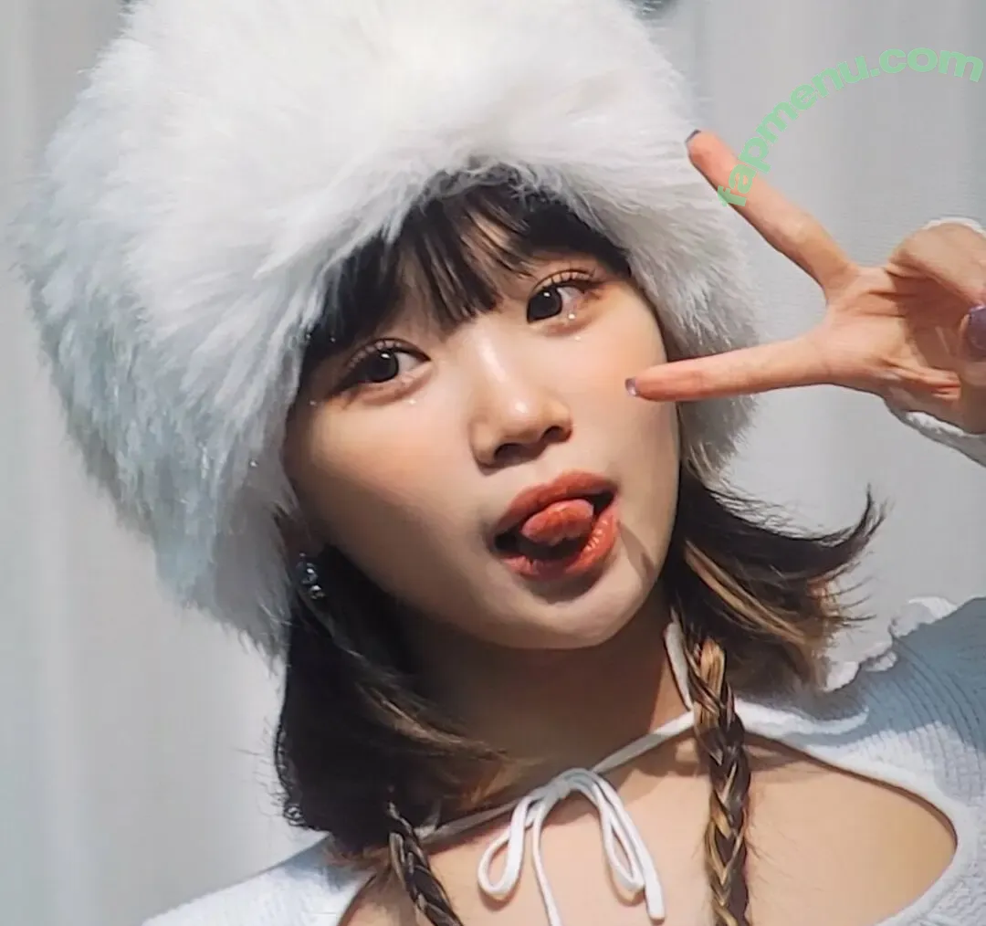 Kim Chaewon nude photo #0142 (_chaechae_1 / 김채원 Le Sserafim)