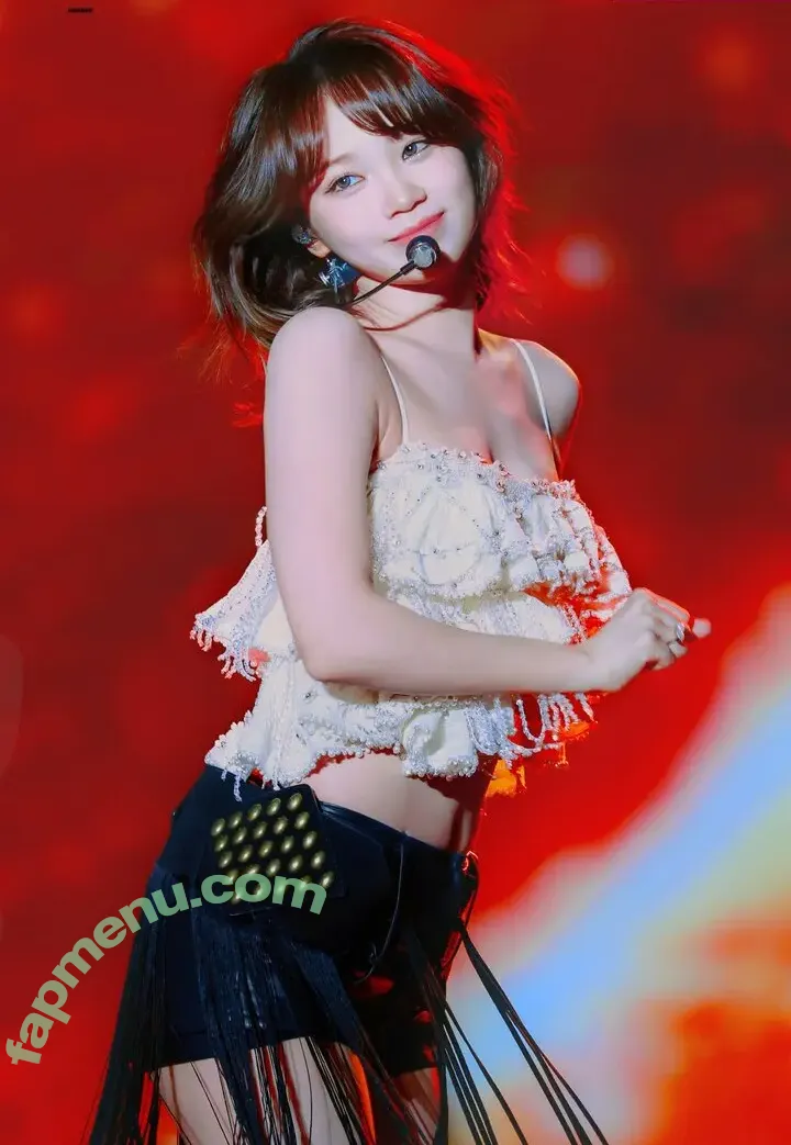 Kim Chaewon nude photo #0173 (_chaechae_1 / 김채원 Le Sserafim)