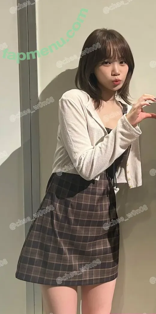 Kim Chaewon nude photo #0176 (_chaechae_1 / 김채원 Le Sserafim)