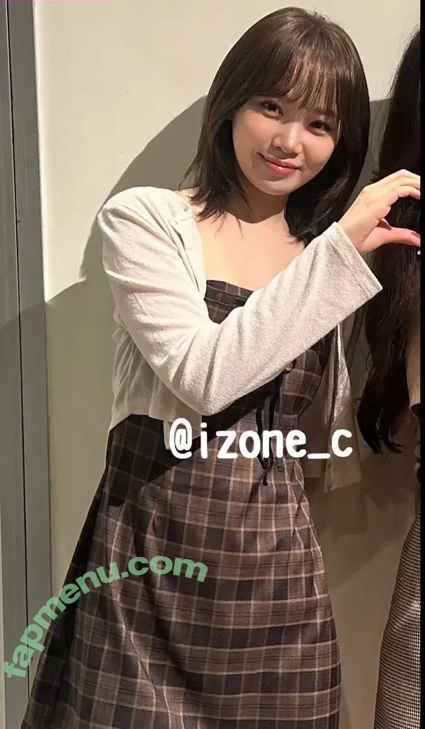 Kim Chaewon nude photo #0186 (_chaechae_1 / 김채원 Le Sserafim)