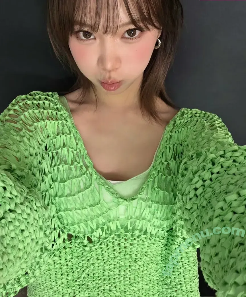 Kim Chaewon nude photo #0203 (_chaechae_1 / 김채원 Le Sserafim)