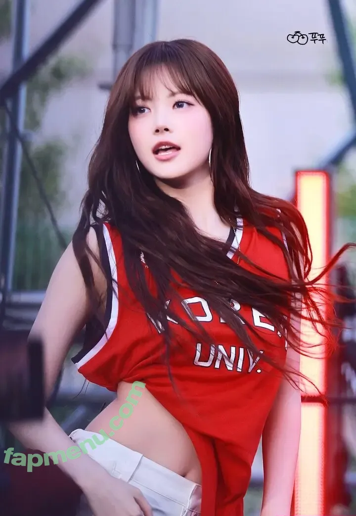 Kim Chaewon nude photo #0214 (_chaechae_1 / 김채원 Le Sserafim)