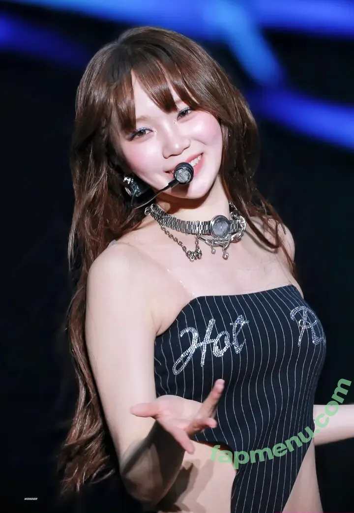 Kim Chaewon nude photo #0339 (_chaechae_1 / 김채원 Le Sserafim)