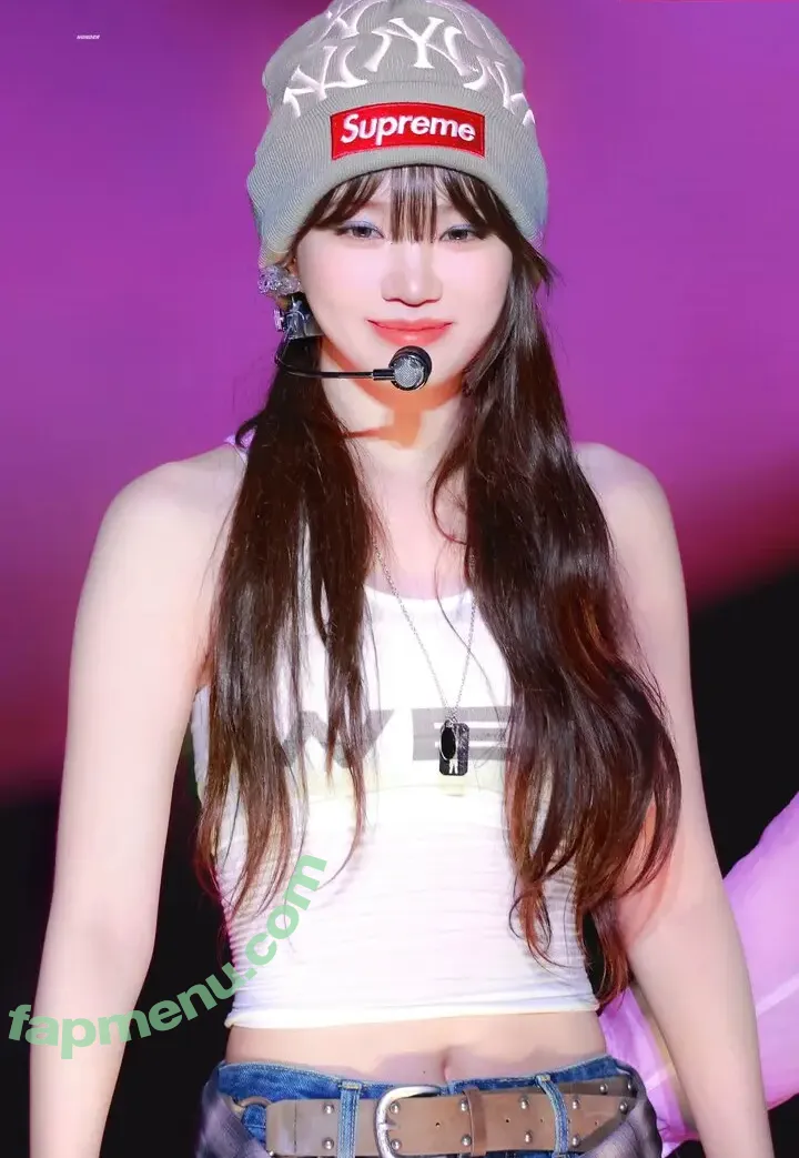 Kim Chaewon nude photo #0345 (_chaechae_1 / 김채원 Le Sserafim)
