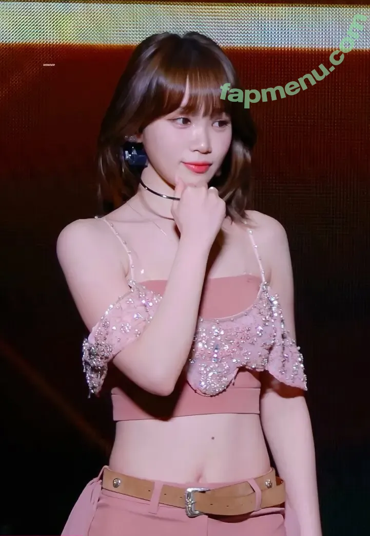 Kim Chaewon nude photo #0348 (_chaechae_1 / 김채원 Le Sserafim)
