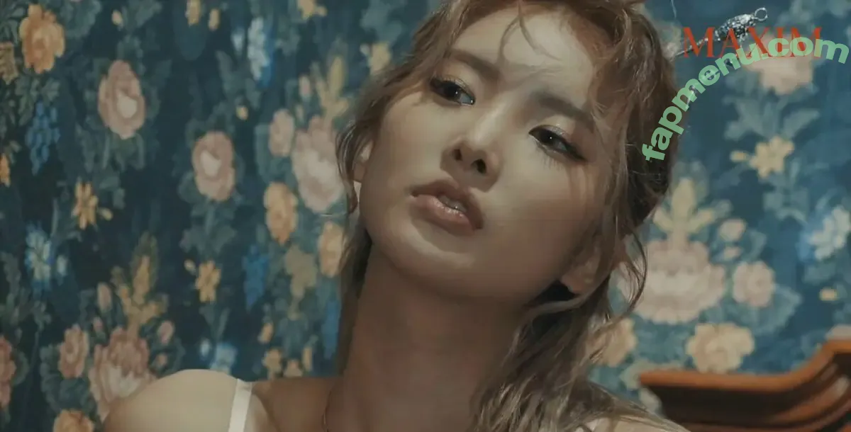Kim Hyo Yeon nude photo #0002 (Kim Hyo Yeon)